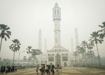 SEJUMLAH wilayah Kalimantan Selatan mengalami cuaca berjerebu. - AFP