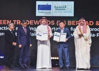 MAJLIS Menandatangani Perjanjian Memorandum Persefahaman (MoU) di antara Tradewinds (M) Berhad dan Tanmiah Food Company di Pusat Pameran dan Dagangan Antarabangsa Malaysia (MITEC) Kuala Lumpur, semalam. - UTUSAN/M. FIRDAUS M. JOHARI