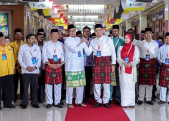 PENYATUAN ummah tidak boleh sekadar strategi politik atau persiapan pilihan raya tetapi keikhlasan perlu dibuktikan melalui tindakan yang mengutamakan rakyat.
