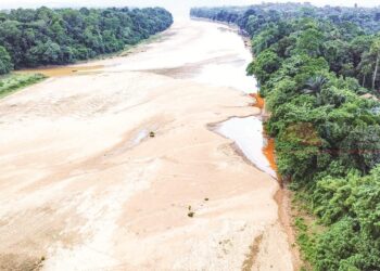 KEADAAN Sungai Pahang yang semakin mengering perlu dilihat sebagai sesuatu yang lebih besar daripada sekadar isu setempat. Ia merupakan satu amaran mengenai keterjaminan sumber air negara.