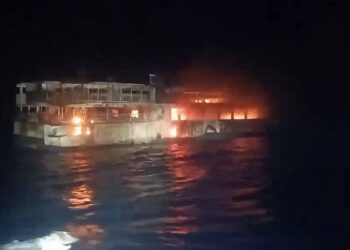 FERI M/V June Aster terbakar di perairan Palawan. - AFP