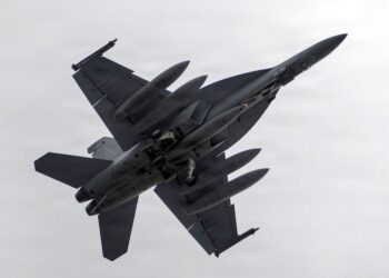 SEBUAH jet pejuang AS menyertai misi Perang Iran. - AFP