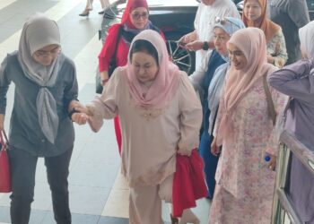 ROSMAH Mansor tiba di Mahkamah Kuala Lumpur.