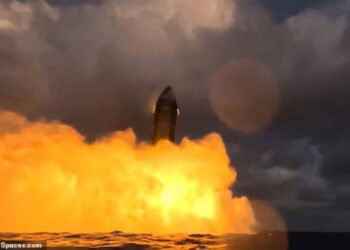 ROKET SpaceX meletup selepas terhempas di Lautan Pasifik. - SpaceX