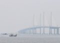 KEADAAN jerebu yang melanda Pulau Pinang, baru-baru ini.-UTUSAN/DANIAL SAAD
