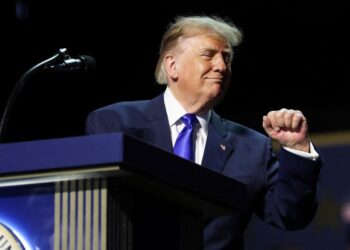 DONALD TRUMP