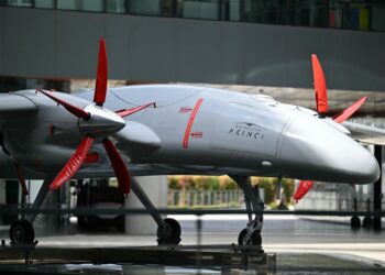SEBUAH dron buatan Turkiye, Baykar dipamerkan di luar Pusat Teknologi Nasional Ozdemir Bayraktar di Istanbul. - AFP