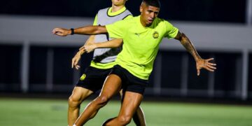 PENYERANG naturilisasi baharu negara, Bergson Da Silva ketika menjalani sesi latihan di Jakarta, Indonesia, semalam. - IHSAN MALAYSIA NT