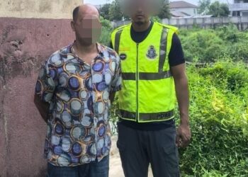 LELAKI ditahan selepas masuk ke Malaysia dari Thailand menggunakan pangkalan haram Abe Yie Paking di Rantau Panjang, Kelantan semalam.