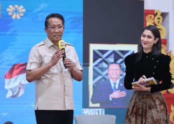 Menteri Hukum (Undang-undang) Republik Indonesia, Dr. Supratman Andi Agtas berucap pada sesi dialog program Pasti Ada Solusi di Kedutaan Besar Republik Indonesia (KBRI), Kuala Lumpur di sini hari ini. GAMBAR - AMIR KHALID