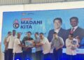 SIM Tze Tzin (empat dari kiri) ketika merasmikan Program Madani Kita di SMK Sungai Nibong di George Town, Pulau Pinang hari ini. - UTUSAN/SAFINA RAMLI