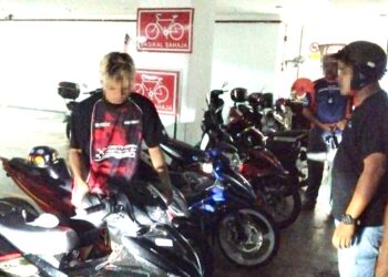 SEBAHAGIAN daripada motosikal yang disita polis dalam operasi membanteras kegiatan mat rempit di sekitar Melaka Sentral, Melaka.