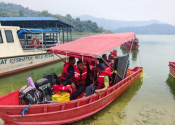 PASUKAN SAR menjalankan operasi di Jeti Temenggor bagi mengesan enam individu yang dilaporkan hilang selepas menyertai aktiviti pendakian di Gunung Trans Gerah (Trans GGB) di Lojing, Gua Musang, Kelantan.