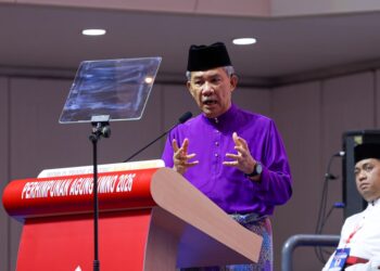 Timbalan Presiden UMNO, Datuk Seri Mohamad Hasan  hadir pada Majlis Perhimpunan Agung Wanita, Pergerakan Pemuda dan Pergerakan Puteri UMNO 2026 sempena Perhimpunan Agung UMNO 2026 di Pusat Perdagangan Dunia Kuala Lumpur (WTCKL) di sini, hari ini. -UTUSAN/ISKANDAR ISHAK