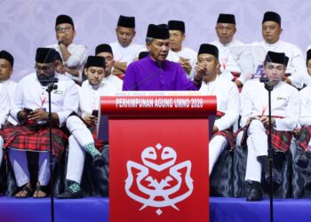 Timbalan Presiden UMNO, Datuk Seri Mohamad Hasan  hadir pada Majlis Perhimpunan Agung Wanita, Pergerakan Pemuda dan Pergerakan Puteri UMNO 2026 sempena Perhimpunan Agung UMNO 2026 di Pusat Perdagangan Dunia Kuala Lumpur (WTCKL) di sini, hari ini. -UTUSAN/ISKANDAR ISHAK