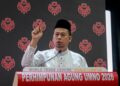 TENGKU Haphiz Tengku Putera menyampaikan perbahasan pada Perhimpunan Agung Pemuda UMNO sempena Perhimpunan Agung UMNO (PAU) 2026 di Dewan Tun Razak, Pusat Dagangan Dunia Kuala Lumpur (WTCKL) di sini hari ini. - UTUSAN/FARIZ RUSADIO