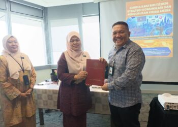 HISHAM Mohd Yusoff ketika program Cakna Ilmu Siri 11/2026: Strategi Komunikasi dan Pengurusan Krisis Media di Bilik Latihan Bahagian Khidmat Pengurusan (BKP), Ibu Pejabat SPRM.