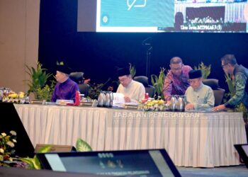 ANWAR Ibrahim mempengerusikan Mesyuarat Majlis Tindakan Pelaksanaan Perjanjian Malaysia 1963 (MTPMA63) Tahun 2026  di Pusat Konvensyen Antarabangsa Sabah (SICC) hari ini - GAMBAR/JABATAN PENERANGAN SABAH