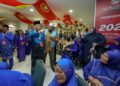 ISMAIL Sabri Yaakob beramah mesra bersama para perwakilan ketika hadir pada Perhimpunan Agung UMNO 2026 di Dewan Merdeka, WTCKL Kuala Lumpur, semalam.