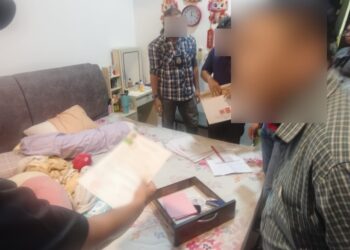KEGIATAN sepasang suami isteri warga Vietnam dipercayai bertindak sebagai ejen haram dengan menawarkan perkhidmatan berkaitan urusan imigresen kepada warga asing ditumpaskan dalam serbuan di Jalan Bemban, Ampang.
