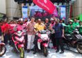 R. RAMANAN bersama pemandu p-hailing semasa Festival Mega iLINDUNGu: KESUMA Bersama Rakyat di Strand Mall Kota Damansara hari ini.