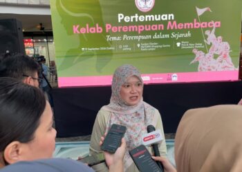 FADHLINA Sidek semasa ditemui pengamal media selepas Program Pertemuan Kelab Perempuan Membaca di MyTown Shopping Centre, Kuala Lumpur, hari ini.
