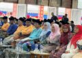 MOHAMED KHALED Nordin (duduk tengah) ketika hadir pada Majlis Sambutan Maulidur Rasul Peringkat Parlimen Kota Tinggi di Dewan Besar Felda Air Tawar 2, Kota Tinggi.