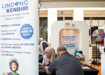 Orang bekerja sendiri (OBS) yang mengunjungi Festival Mega iLINDUNGu berpeluang menikmati manfaat diskaun caruman sebanyak 50 peratus bagi memperbaharui perlindungan sosial menerusi inisiatif KENDIRI Padanan50