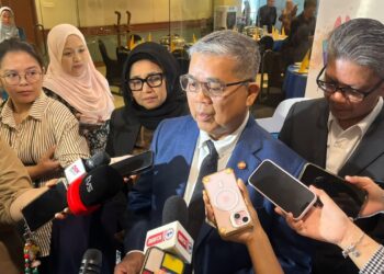 AARON Ago Dagang ditemui pemberita selepas Pelancaran Festival Penceritaan Malaysia (FPM) di Perpustakaan Negara Malaysia (PNM), Kuala Lumpur -UTUSAN/ELCASEYH LIMPUONG