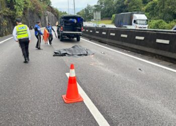 SEORANG penunggang motosikal maut digilis treler di Kilometer 263.4, Lebuhraya Utara-Selatan arah selatan selepas Terowong Menora di sini semalam.