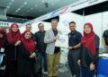 Ketua Pegawai Eksekutif dan Pengarah Urusan GMI, Ahmad Solihin Mohamed Yusoff bersama wakil reruai industri di MARA Career Crafting 2026 di GMI Kajang, Selangor.