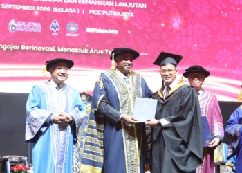 RAMANAN menyempurnakan Majlis Konvokesyen Pusat Latihan Pengajar dan Kemahiran Lanjutan (CIAST) di PICC, Putrajaya.