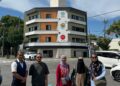 Penulis (dua dari kiri) di hadapan Masjid al-Dakwah, Wakayama Jepun baru-baru ini.