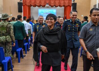AZALINA Othman Said ketika hadir pada Program Literasi Akta Antibuli 2026 (AKTA 876) dan Peranan Tribunal Bagi Antibuli (TAB) di Dewan Tun Templer 2, Maktab Tentera Di Raja (RMC) Sungai Buloh di sini, hari ini. - UTUSAN/SYAKIR RADIN