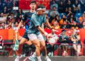 Ng Eain Yow (depan) mudah melepasi halangan Reymark Bergonia di pusingan awal pada Sukan Asia Aichi-Nagoya 2026 di Nagoya, Jepun, hari ini. - Ihsan Facebook WSF