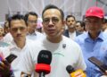 STEVEN Sim Chee Keong (tengah) ketika ditemui pemberita selepas merasmikan Karnival HPM 2026 edisi Pulau Pinang di pekarangan Stadium Negeri Batu Kawan, Pulau Pinang hari ini.-UTUSAN/DANIAL SAAD