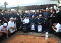 Jenazah Tun Dr. Siti Hasmah Mohamad Ali selamat dikebumikan dengan penuh Istiadat Pengebumian Pembesar Negara di Pusara Negara dekat Presint 20 di sini kira-kira pukul 6.20 petang tadi.-UTUSAN/FAISOL MUSTAFA