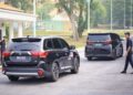 Menteri Besar Negeri Sembilan, Ismail Lasim, dipercayai menaiki kereta pelbgaai guna MPV ketika menghadap Yang di-Pertuan Besar Negeri Sembilan, Tuanku Muhriz Almarhum Tuanku Munawir di Istana Hinggap, hari ini.-GAMBAR : MOHD SHAHJEHAN MAAMIN.