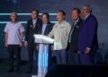 ALEXANDER Nanta Linggi (tiga kanan) melakukan gimik Perasmian My ASEAN Roads and Traffic Tech Expo (MyARTTE) 2026 di Pusat Pameran dan Dagangan Antarabangsa Malaysia (MITEC) di sini hari ini. - UTUSAN/FARIZ RUSADIO