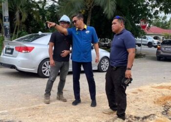 IZIZAM Ibrahim sentiasa turun padang mendekati masyarakat di DUN Titi Tinggi, Padang Besar, Perlis.