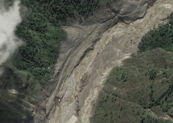 GAMBAR satelit menunjukkan Projek Hidroelektrik Rasuwagadhi selepas dilanda banjir di utara Nepal. - AFP