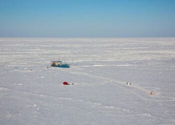 SEBUAH kapal penyelidikan Norway di Laut Artik. - AFP
