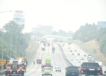 KAWASAN di Nilai, Negeri Sembilan mencatatkan IPU tidak sihat iaitu 178 setakat pukul 9 pagi ini.-UTUSAN/MOHD. SHAHJEHAN MAAMIN.