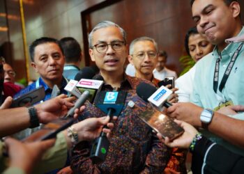 FAHMI Fadzil menyampaikan ucapan pelancaran M360 ASEAN 2026 di Grand Hyatt Kuala Lumpur hari ini. - UTUSAN/SADDAM YUSOFF