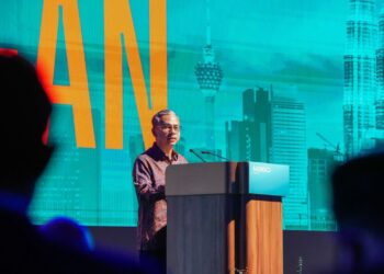 FAHMI Fadzil menyampaikan ucapan pelancaran M360 ASEAN 2026 di Grand Hyatt Kuala Lumpur hari ini. - UTUSAN/SADDAM YUSOFF