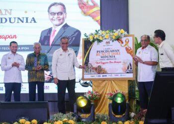 DATUK Seri Dr. Dzulkefly Ahmad (tiga dari kiri) menyempurnakan Majlis Sambutan Hari Pencegahan Bunuh Diri Sedunia Peringkat Kebangsaan 2026 di Dewan Kolej Poly-Tech Mara Ipoh hari ini.