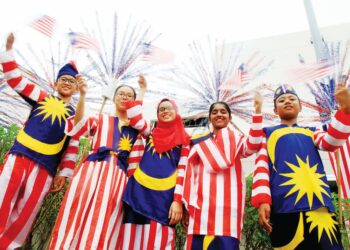 BULAN kemerdekaan seharusnya menjadi ruang untuk kita membebaskan fikiran daripada kebencian, fanatisme, ketakutan dan kejahilan.