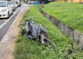 KEADAAN motosikal yang terlibat kemalangan meragut nyawa kanak-kanak berusia lapan tahun di Kilometer 50 Jalan Kuala Terengganu -Kota Bharu di Setiu, Terengganu.