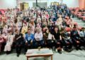 LORENICA Frenila Masundim (tengah) bersama pegawai dan kakitangan IPG Kampus Tawau pada Bengkel Celik Jawi di Tawau baru-baru ini.