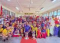 Peserta Program Hari Malaysia Peringkat Komuniti Tali Air, Kampung Gertak Kechupu Teras, Kubang Kerian, yang diadakan di Dataran Tali Air Wakaf Ustaz Zul, Kubang Kerian, Kelantan.